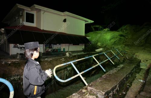 TANAH RUNTUH DI BUKIT ANTARABANGSA