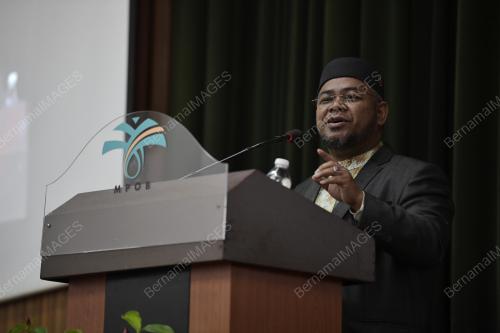 DATUK DR MOHD KHAIRUDDIN AMAN RAZALI