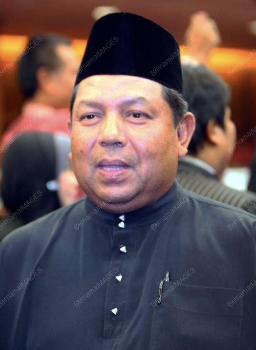 DR AWANG ADEK HUSSIN