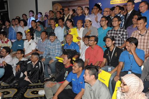 KL44_09082012_NAZA1