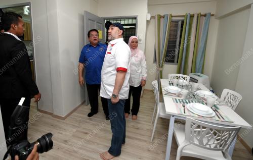 KL44_09112017_AGONG_BN201711070691