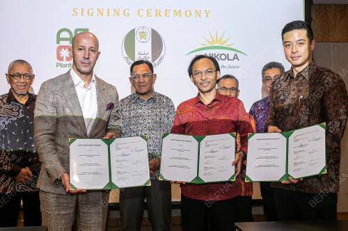 MAJLIS MENANDATANGANI PROJEK SOLAR