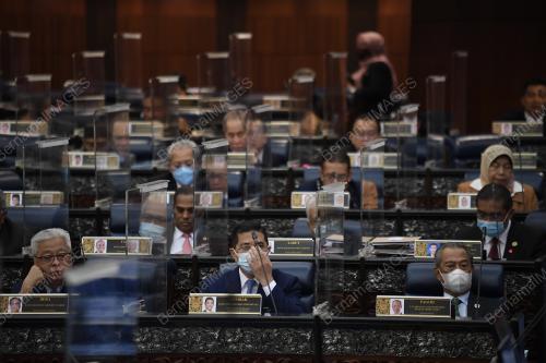 PERSIDANGAN PARLIMEN PENGGAL KETIGA 