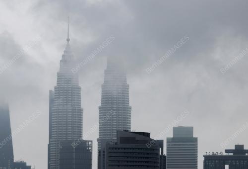 TINJAUAN CUACA HUJAN