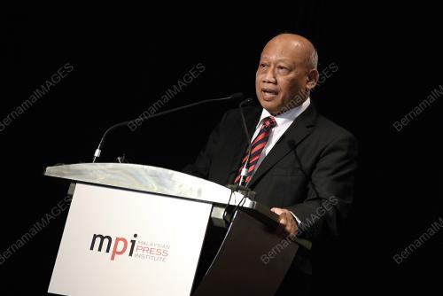 DATUK DR CHAMIL WARIYA