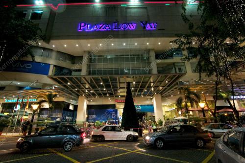 KL44_12112015_LOWYAT