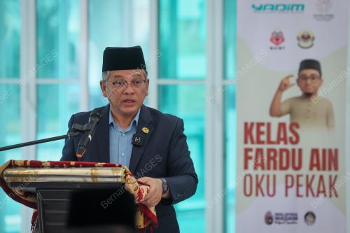 DATUK DR MOHD NAIM MOKHTAR