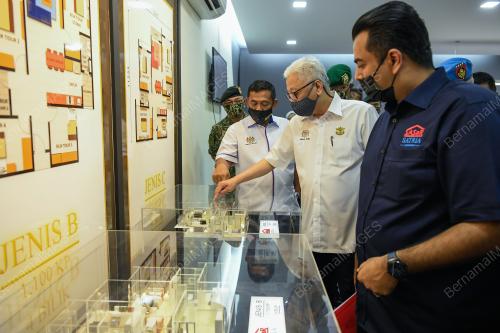 DATUK SERI ISMAIL SABRI YAAKOB