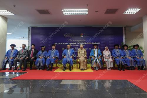 TUANKU MUHRIZ TUANKU MUNAWIR