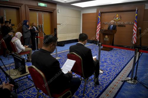 DATUK SERI ISMAIL SABRI YAAKOB