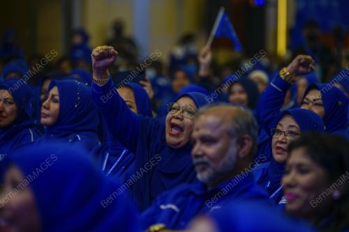 KONVENSYEN WANITA BN