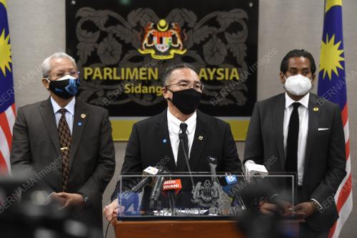 DATUK SERI HISHAMMUDDIN HUSSEIN