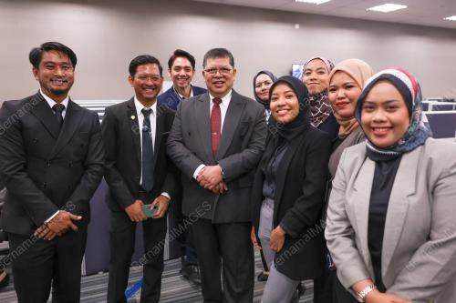 TAN SRI JOHARI ABDUL