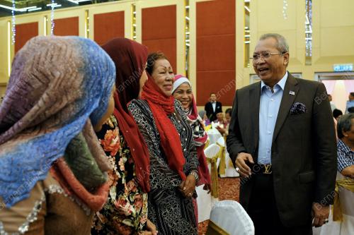 KL44_15112017_SANTAI_UMNO_BN201711151231