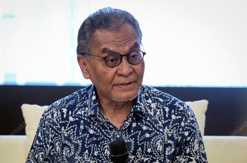 DATUK SERI DR DZULKEFLY AHMAD