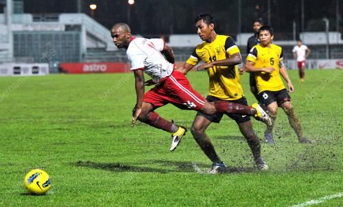 KL44_16042012_BOLA