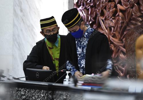 TAN SRI AZHAR AZIZAN HARUN