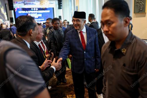 TUN MOHD ALI RUSTAM