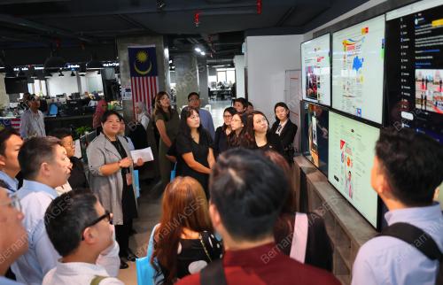 KUNJUNGAN HORMAT SURUHANJAYA TINGGI SINGAPURA