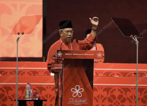 TAN SRI MUHYIDDIN YASSIN