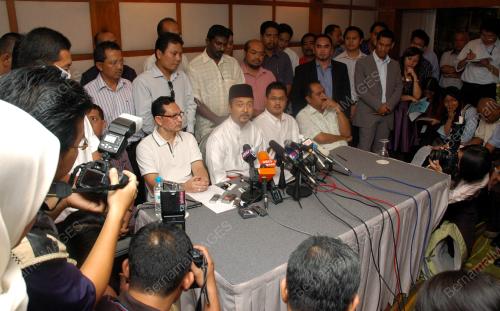 MUKHRIZ MAHATHIR