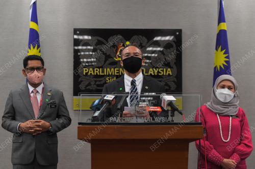DATUK SERI HISHAMMUDDIN HUSSEIN