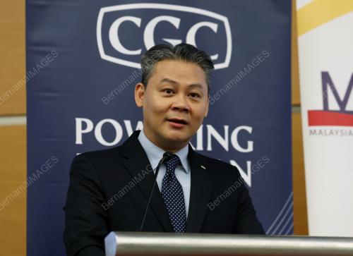 SEAN TAN