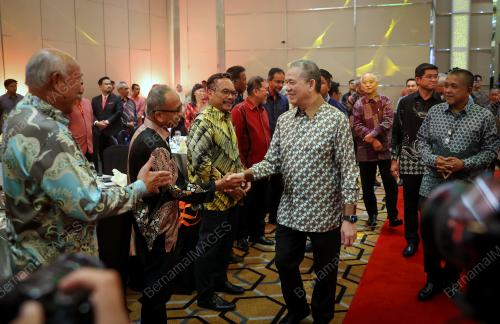 DATUK SERI FADILLAH YUSOF