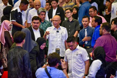 DATUK SERI WAN ROSDY WAN ISMAIL