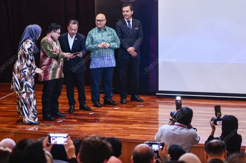 DATUK MOHAMMAD YUSOF APDAL