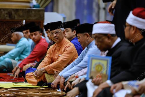 AL-SULTAN ABDULLAH RI'AYATUDDIN AL-MUSTAFA BILLAH SHAH