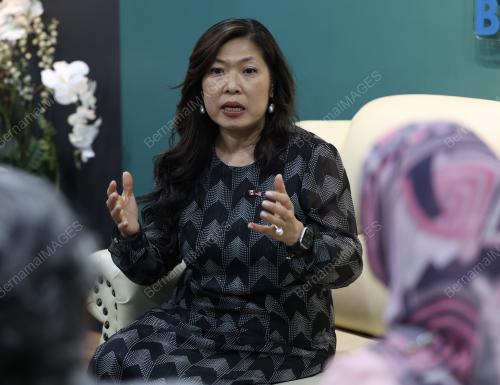 MARY NG