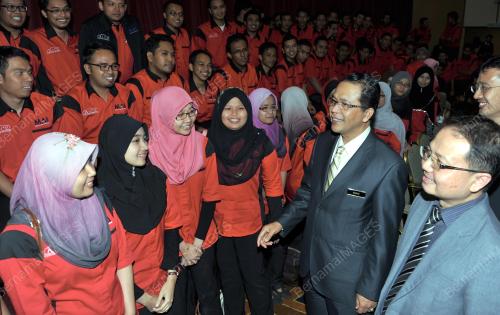 KL44_26092013_AICE
