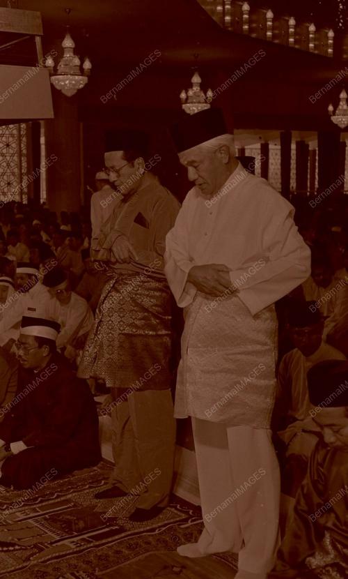 SEMBAHYANG HARI RAYA DI MASJID NEGARA