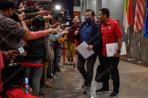 DATUK SERI BUNG MOKHTAR RADIN