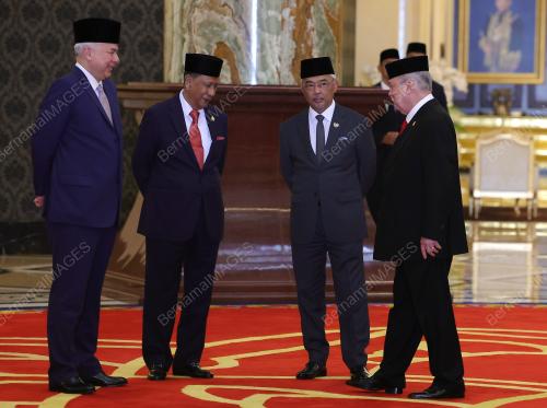 AL-SULTAN ABDULLAH RI'AYATUDDIN AL-MUSTAFA BILLAH SHAH