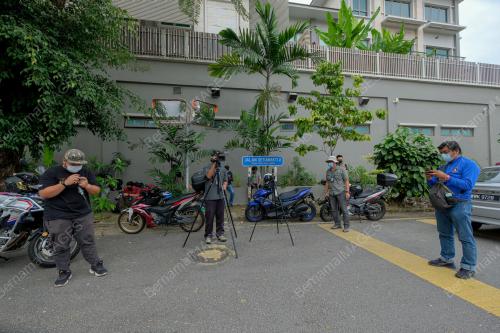 BEBERAPA KENDERAAN MEMBAWA MENTERI TIBA DI RUMAH PERDANA MENTERI