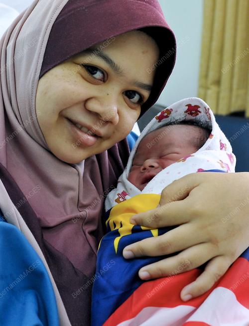 KL44_31082012_BAYI_MERDEKA