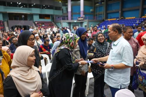 DATUK SERI WAN ROSDY WAN ISMAIL