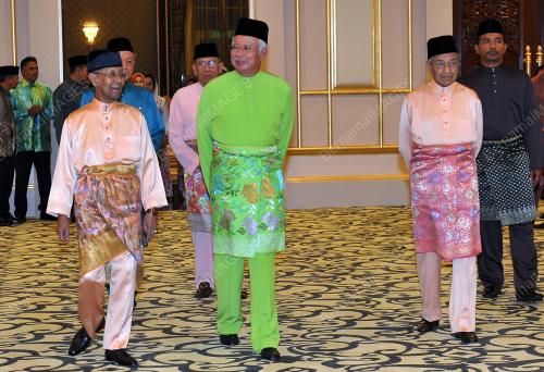 KL45_03072014_AGONG