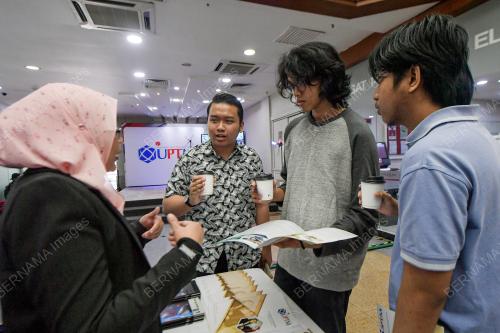 PAMERAN PENDIDIKAN PASCASISWAZAH UPTM MARA