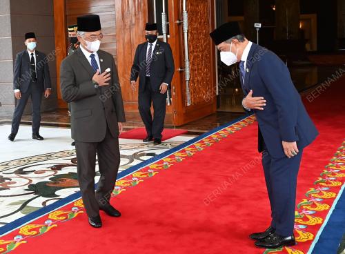AL-SULTAN ABDULLAH RI'AYATUDDIN AL-MUSTAFA BILLAH SHAH
