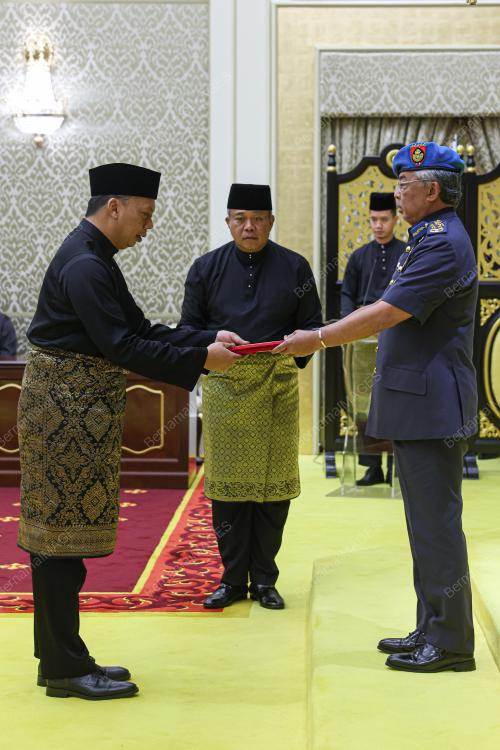 AL- SULTAN ABDULLAH RI'AYATUDDIN AL -MUSTAFA BILLAH SHAH