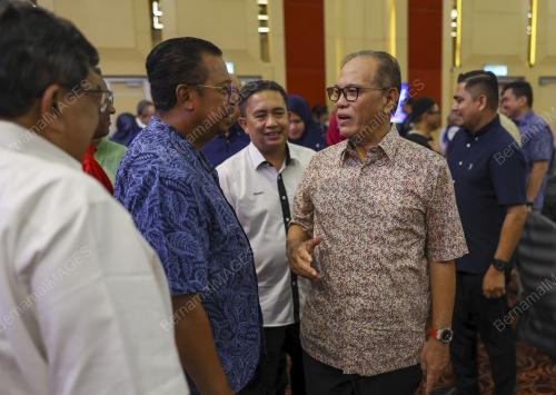 DATUK SERI WAN ROSDY WAN ISMAIL