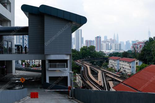 TERMINAL BERSEPADU GOMBAK
