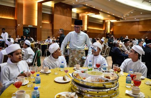 TENGKU DATUK SERI ZAFRUL TENGKU ABDUL AZIZ