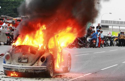 KERETA TERBAKAR