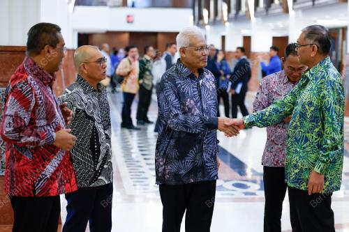 DATUK SERI DR SHAMSUL ANUAR NASARAH