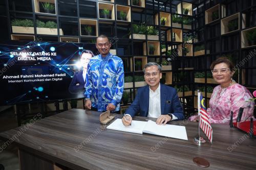 FAHMI FADZIL