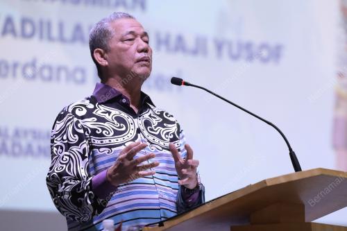 DATUK SERI FADILLAH YUSOF